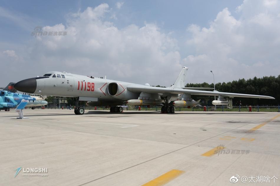 战神都这么多了！轰6K雨中升空掀起水幕超霸气(16) 第16页