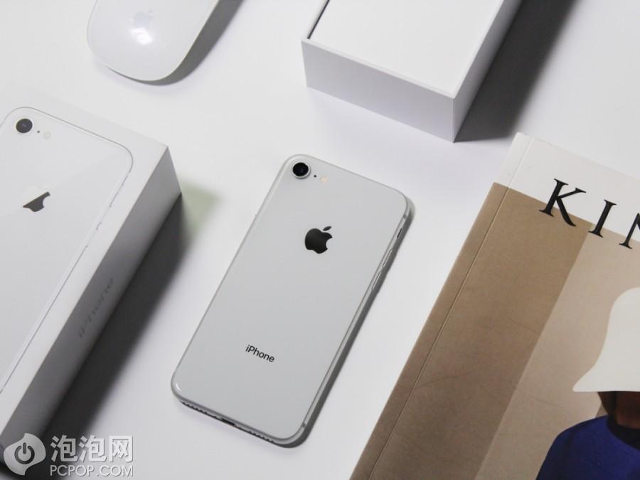 精致的“背影杀手”款手机 iPhone 8银色版首发开箱(4) 第4页