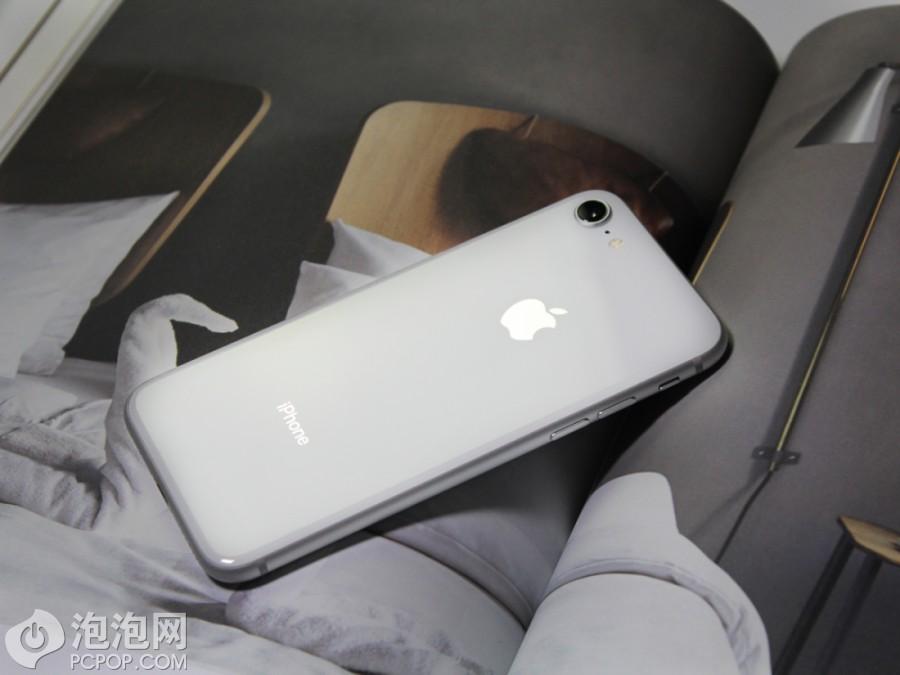 精致的“背影杀手”款手机 iPhone 8银色版首发开箱(7) 第7页