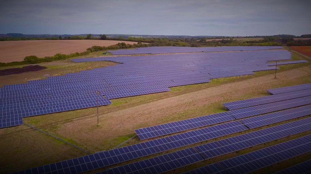 英开设首个太阳能农场 比亚迪和华为提供核心设备 第1页