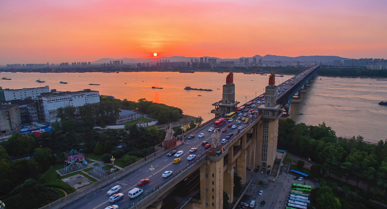 雄伟壮观的南京长江大桥风景图片