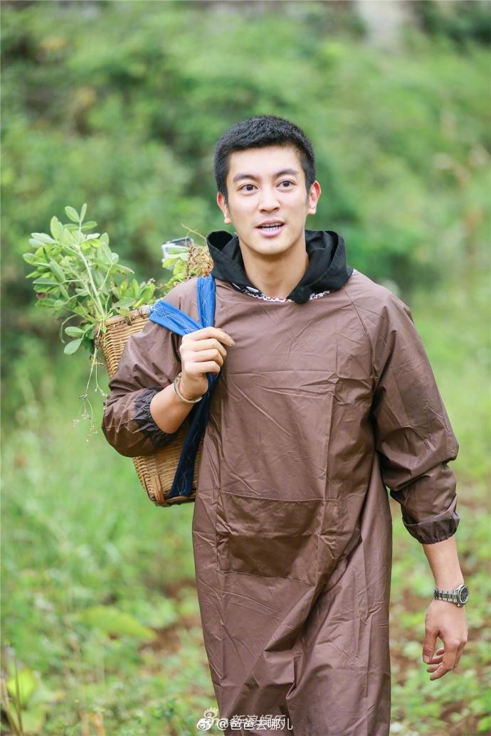 组图：蓝衣小天使！嗯哼大王菜地工作不忘卖萌(6) 第6页