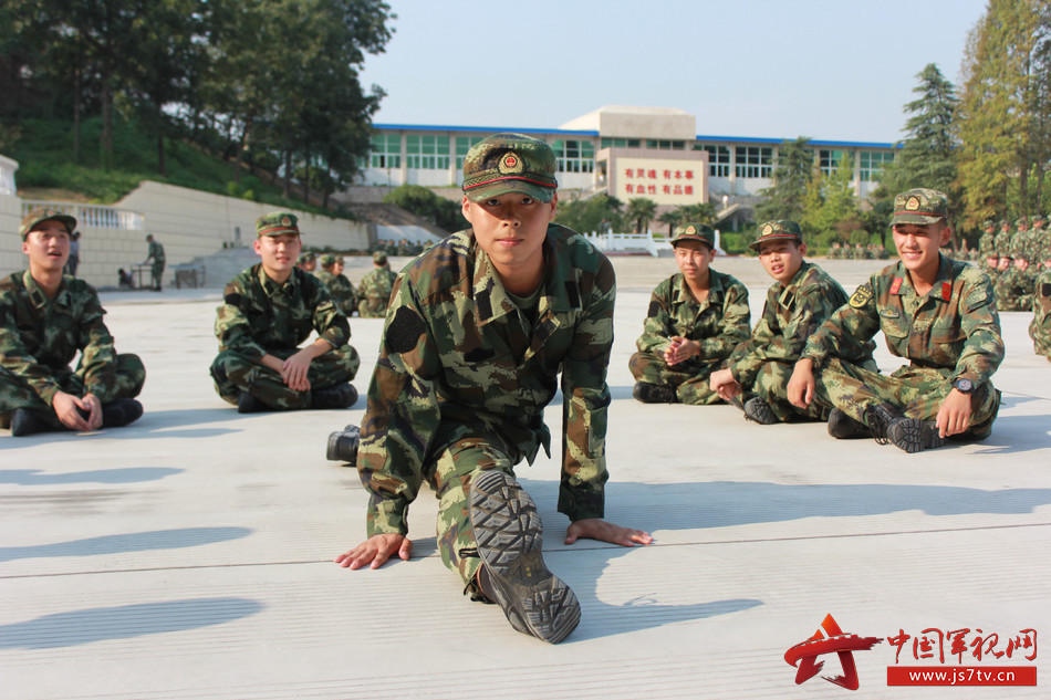 后浪推前浪：“00后”兵哥哥加速成长成焦点(10) 第10页