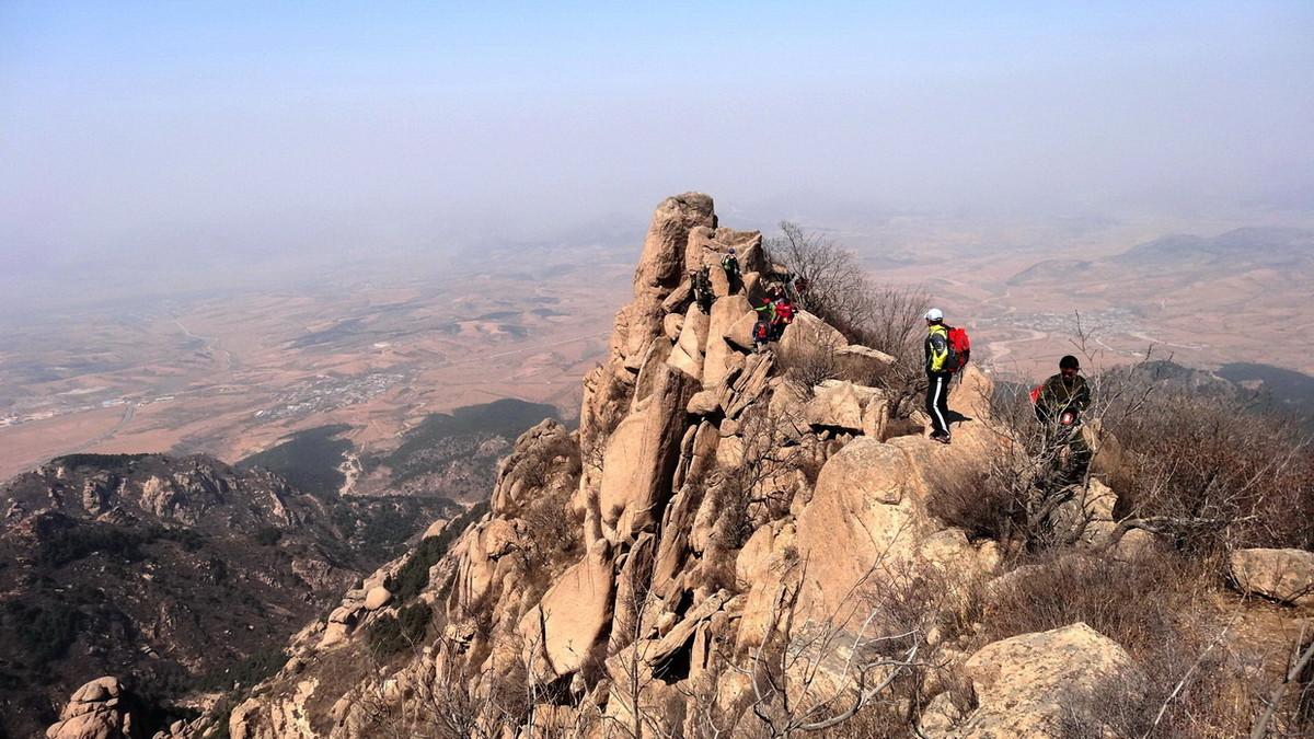 尖利锋芒的虹螺山风景图片 第1页