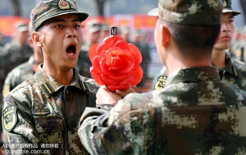 成人礼！中国海警2017入警大学生举行宣誓授枪仪式 第1页
