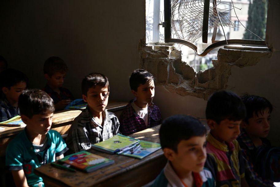 危险上学路 叙利亚学童每天面临生死考验(10) 第10页