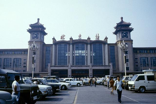 上世纪80年代中期北京交通工具 你认识几个? 第1页