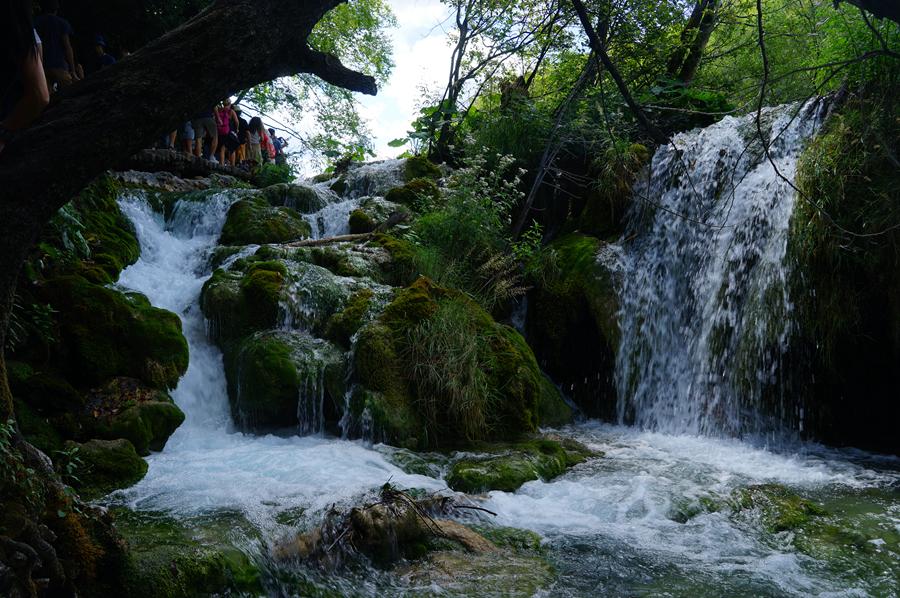 人满为患的“欧洲的九寨沟”十六湖景区(3) 第3页