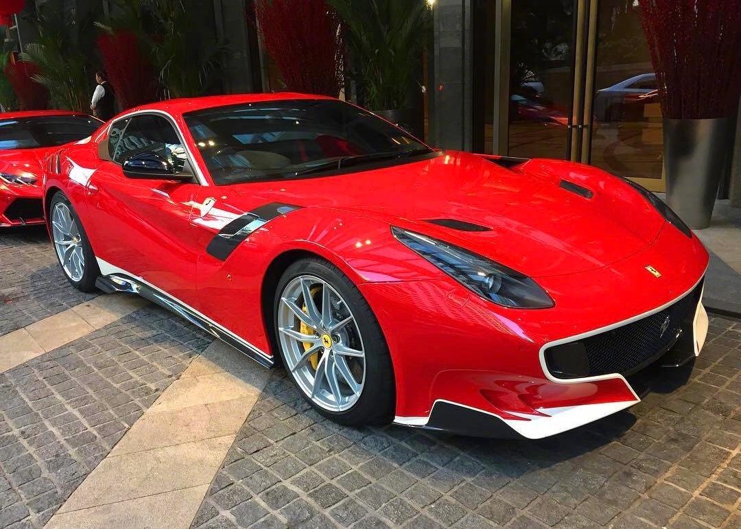 法拉利F12 tdf，一匹红色跃马！ ​​​ 第1页