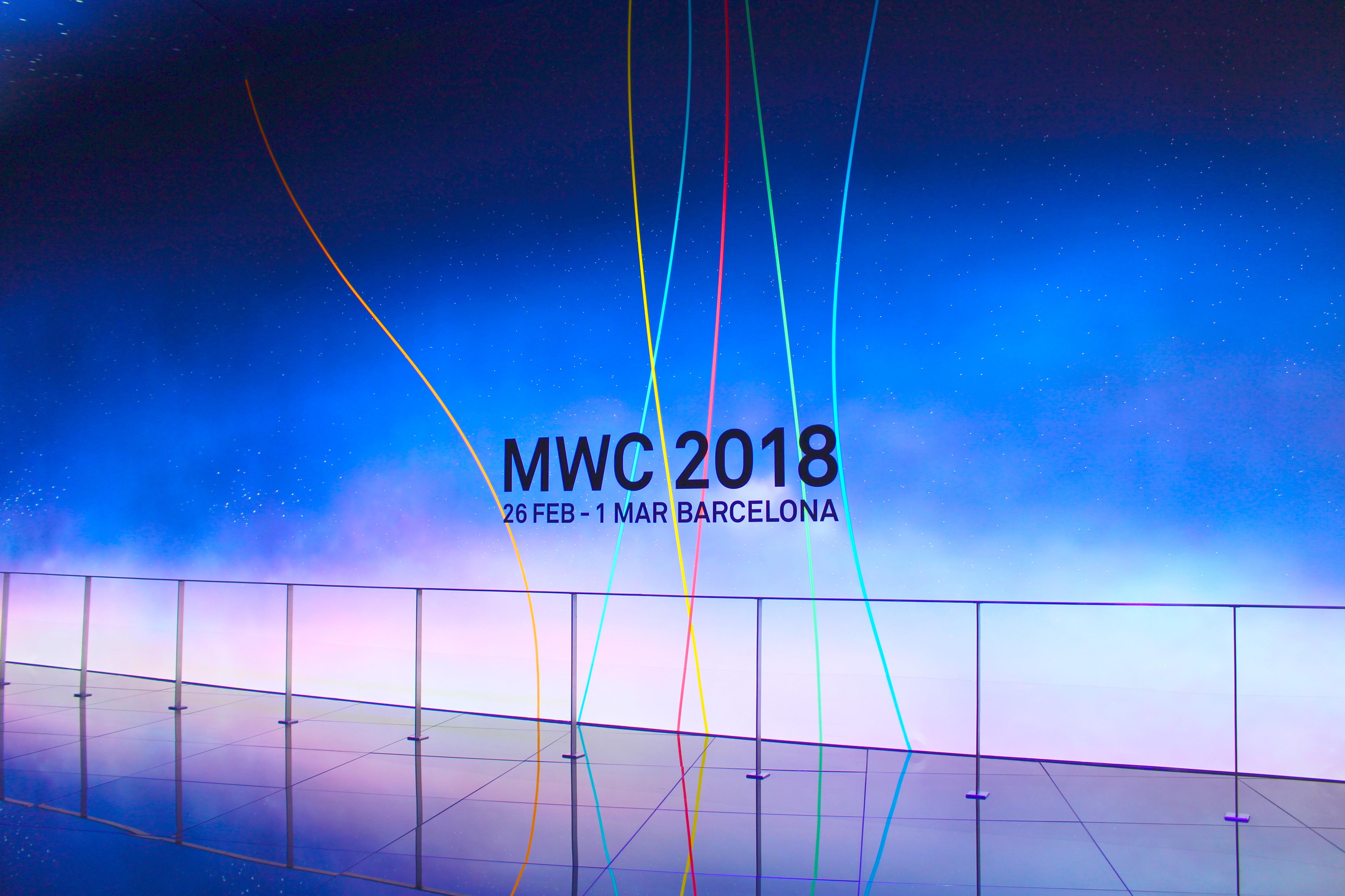 MWC 2018:华为展区如宇宙银河 像一场未来之旅 第1页