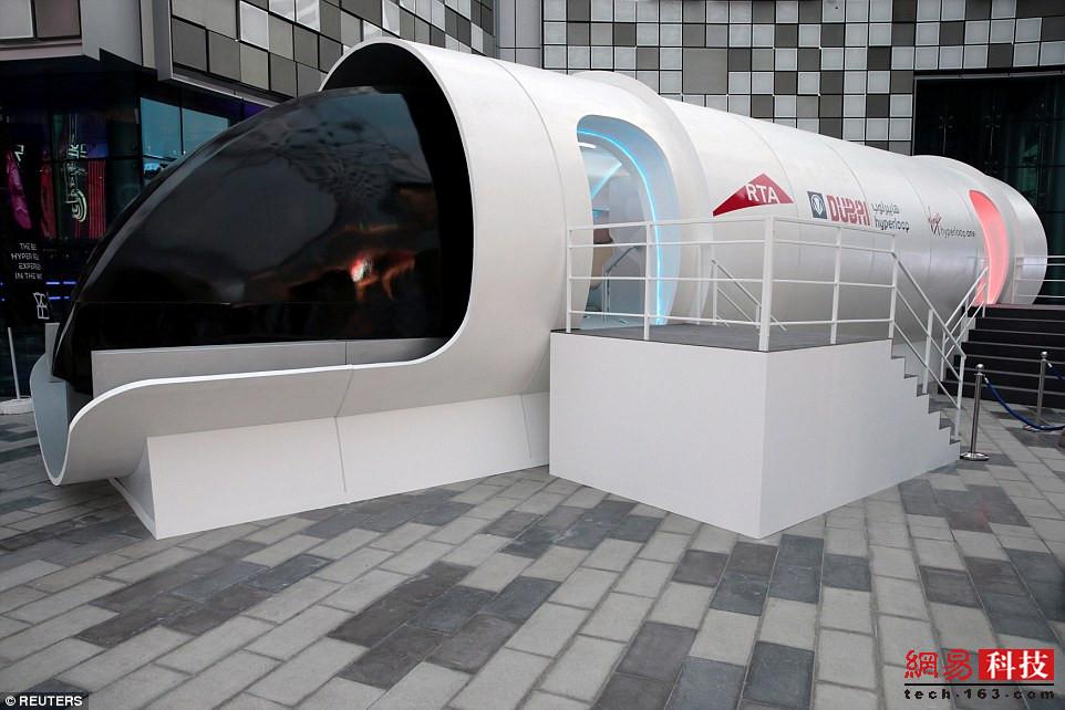 迪拜乘坐Hyperloop高铁有多爽?原型车厢曝光 第1页