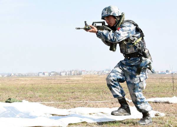 神兵天降！我空降兵唯一机械化作战力量昼夜集群伞降(12) 第12页