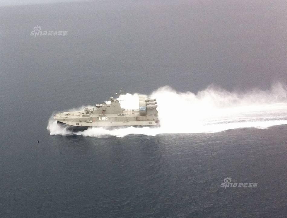 横渡爱琴海！希腊海军野牛气垫船载陆战队武装出海训练(12) 第12页