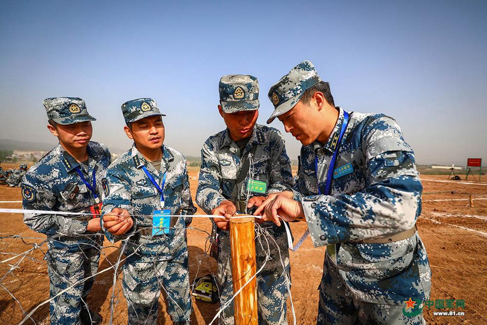 比武课目最多的一天 千名空降兵重火出击显神通(12) 第12页