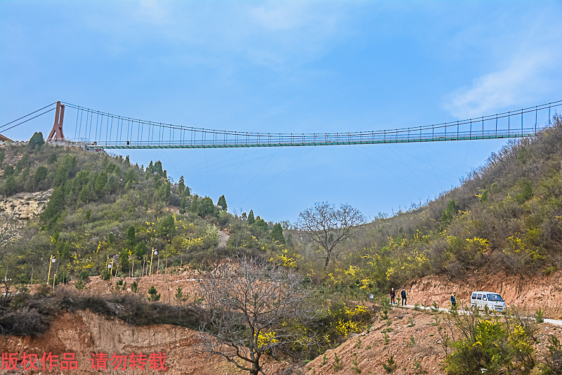 陕西铜川有了玻璃桥，距离地面高达120米，试运营期间20元 第1页