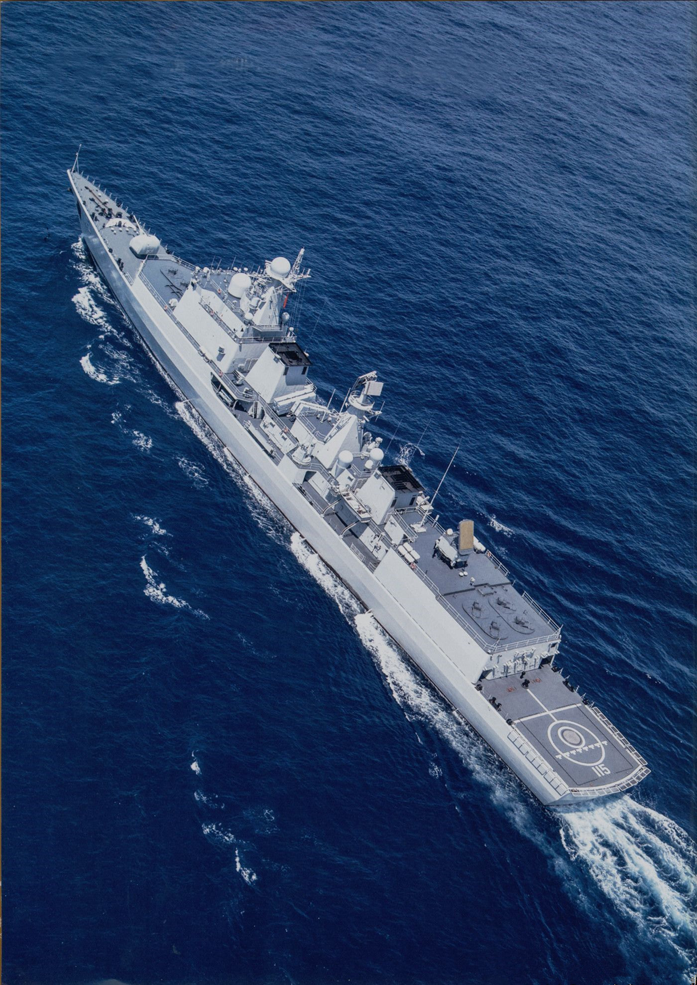 海军051c型驱逐舰魔改版太霸气 性能逼近055